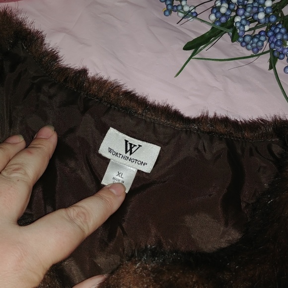 Worthington (fur winter vest) - Picture 4 of 4